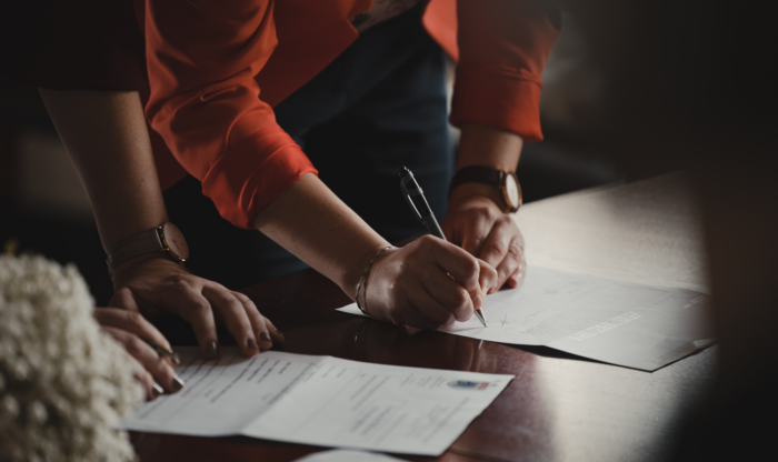 contract-management-sign